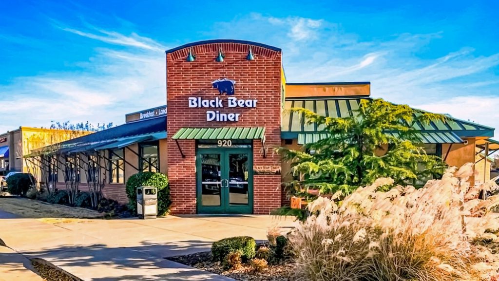 Black Bear Diner restaurants open on Christmas