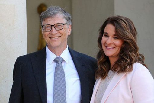 Bill Gates divorces his wife