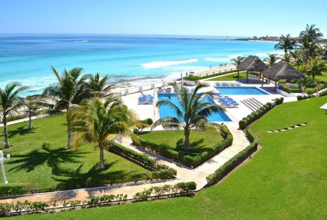 luxurious holiday in Cancun